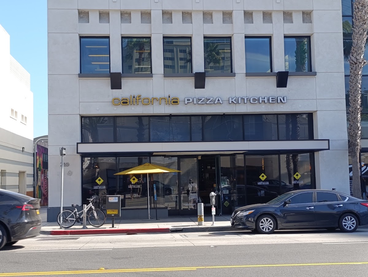California Pizza Kitchen At Santa Monica